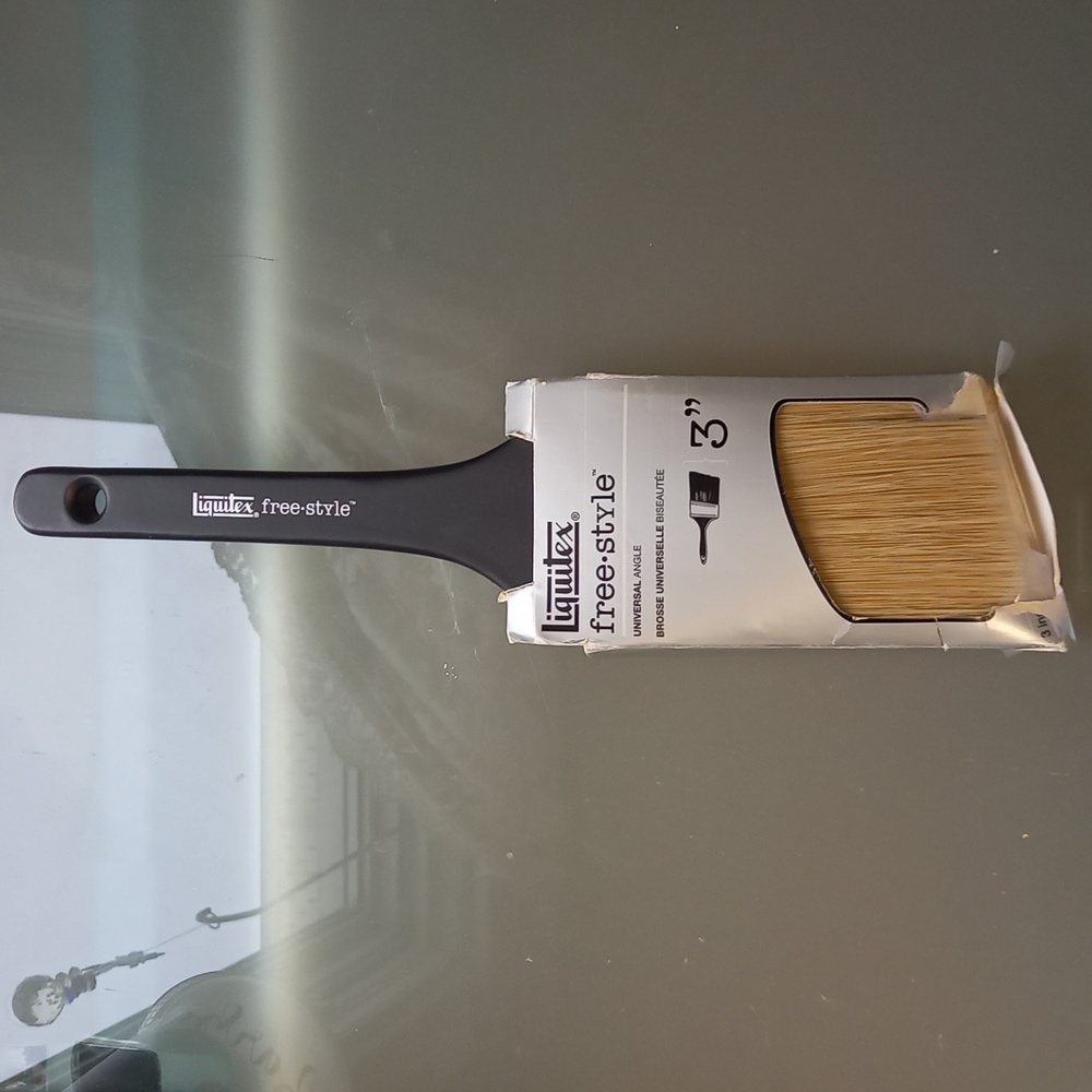 Professional Liquitex free-style paint brush